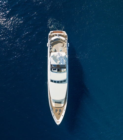L World Yatch photo1